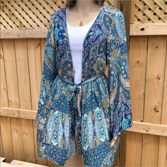 PRICED TO SELL. KIMONO - Picture 7 of 8